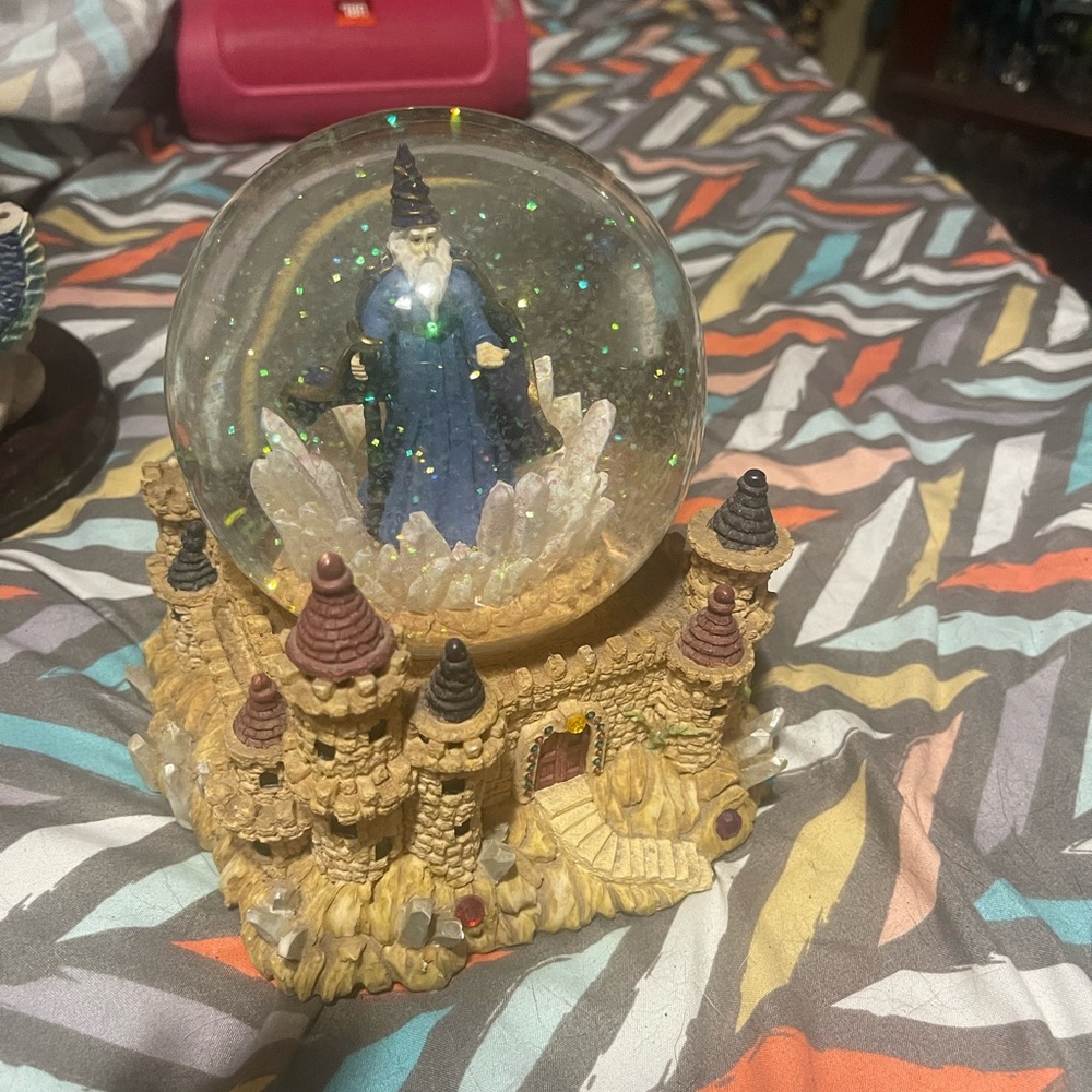 Snow globe - Picture 3 of 3